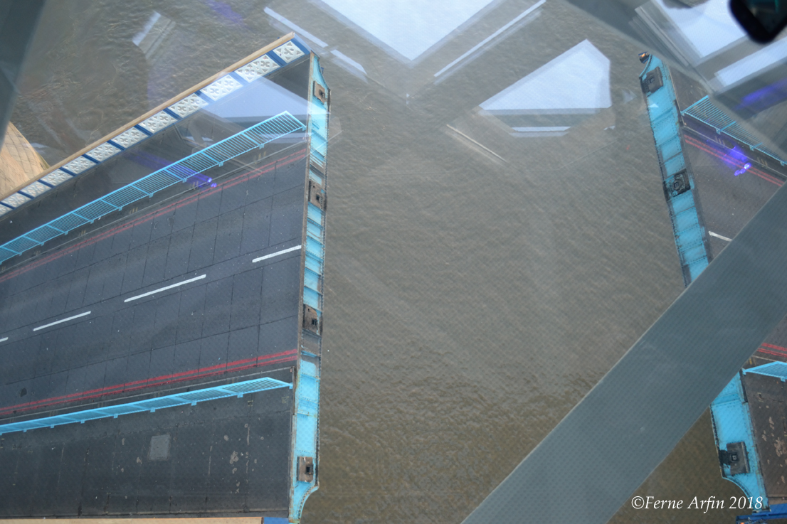 Opening the Tower Bridge